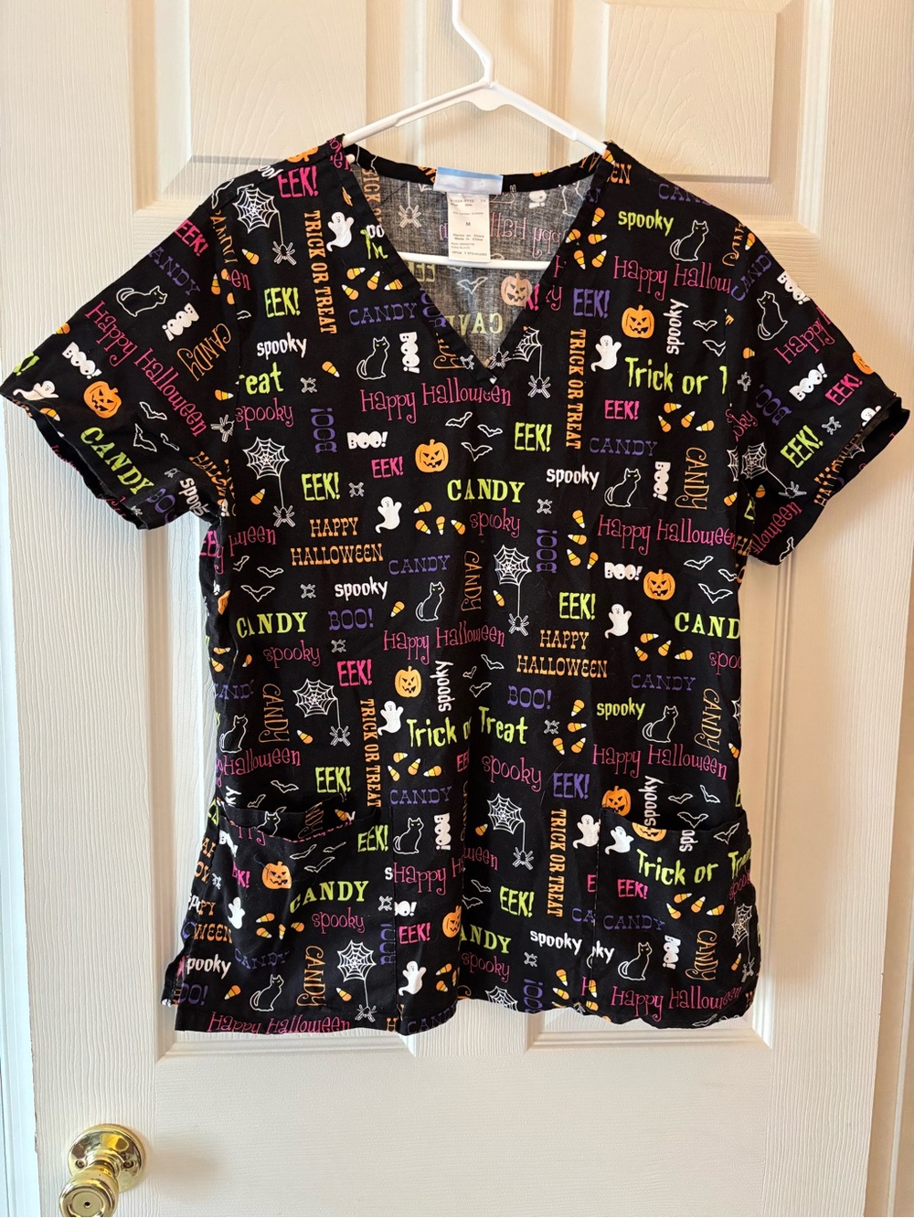 SB Scrubs Womens Halloween Pattern Scrub Top Size Medium